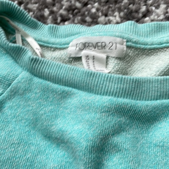 🦋 3/$20 Forever 21 Tiffany Blue Coloured Terrycloth Sweatshirt 🦋 - Picture 2 of 4